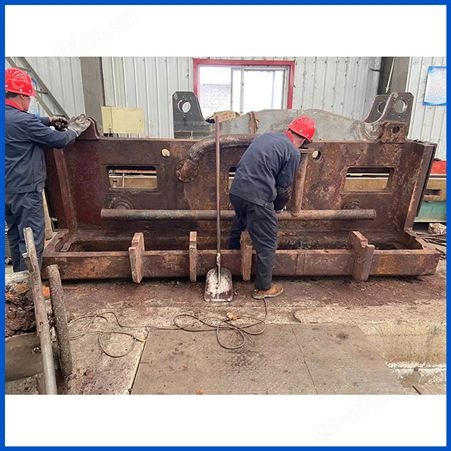 轧机前后导卫维修