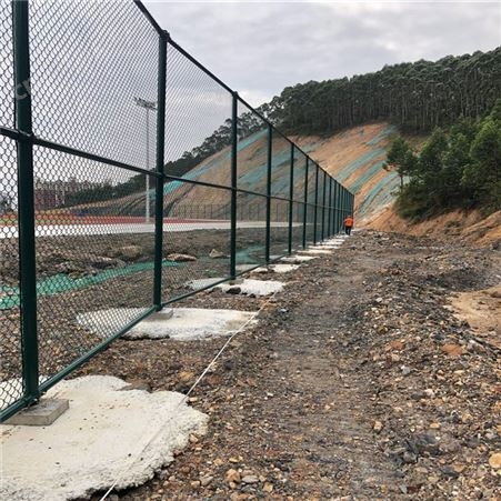 笼式足球围网价格-足球场围栏围网-笼式足球场建设