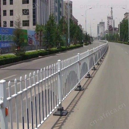 厂家现货 市政护栏道路隔离防护栏 蓝白色城市道路交通安全锌钢护栏