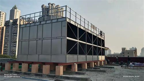 冷却塔冒的白烟是什么(冷却塔水位过高怎么处理)